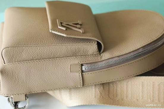 WIS Pilot VUITTON Slingbag LOUIS 0721